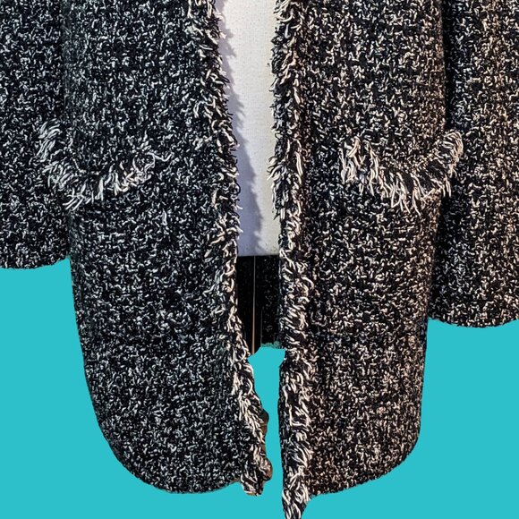 Ann Taylor Black & White Textured Heavy Knit Cardigan Size L Preowned - Picture 6 of 7